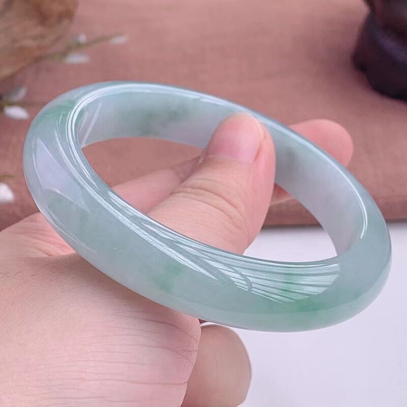 Lighting & Home Decor Studio Photos - Bracelet en jadéite de couleur unie