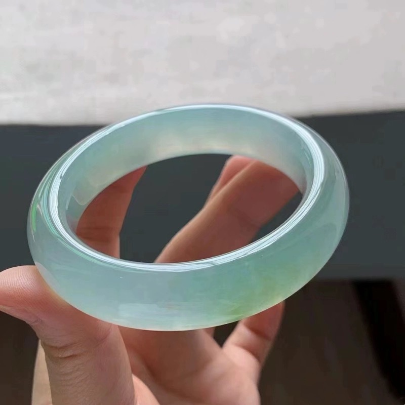 Bracelet en jadéite fine trans - Lighting & Home Decor Studio Photos avis et prix
